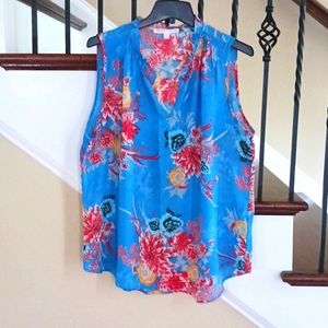 Top, Size XL. Very light.